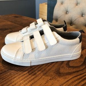 White Gap shoes, size 4, boys, BRAND NEW